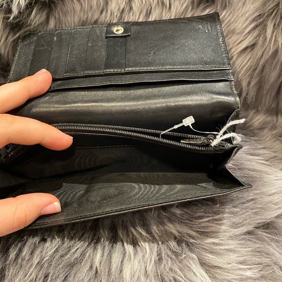 ❌sold❌Monogram Black Gucci Wallet - Picture 6 of 9